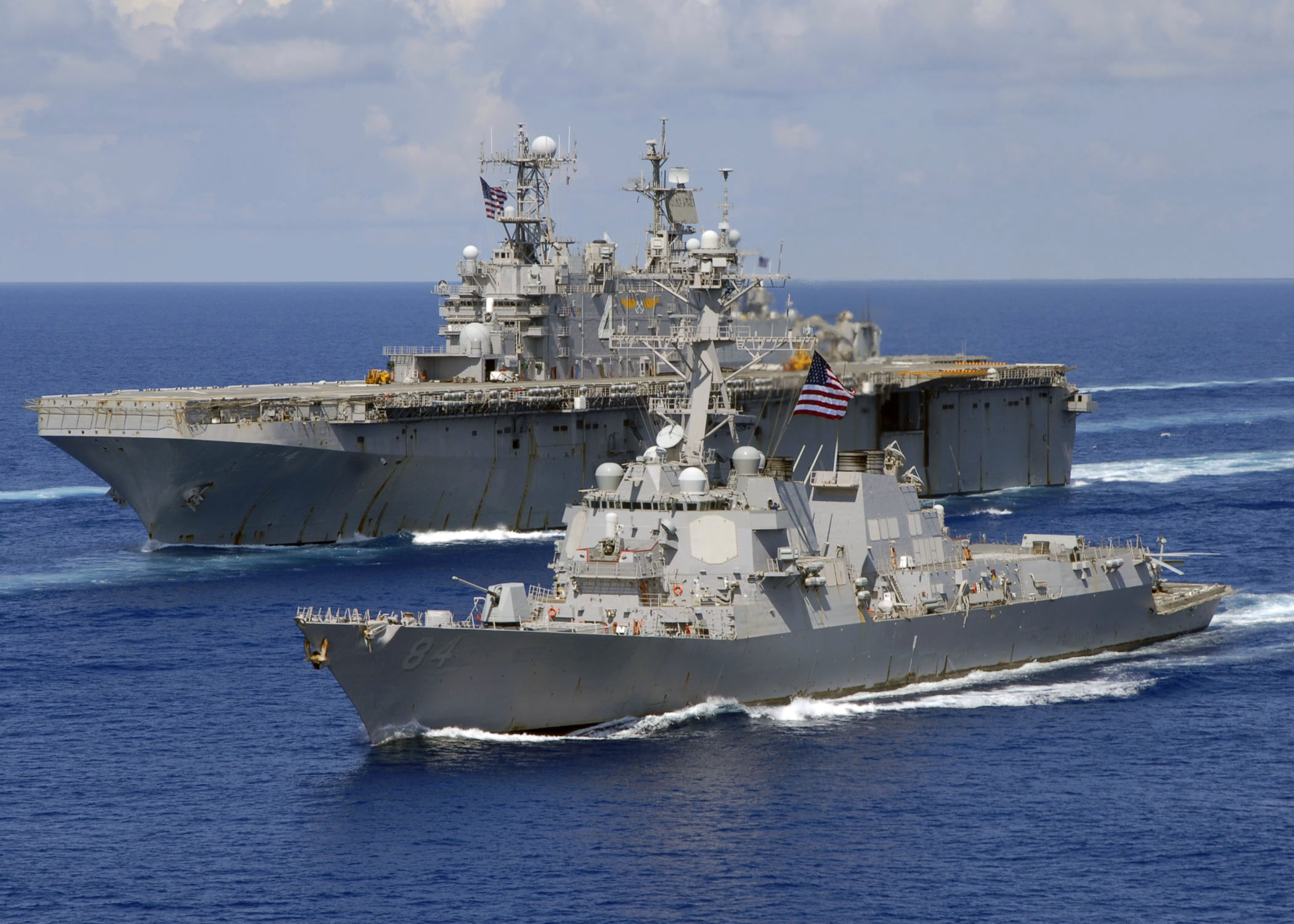 File Us Navy N 2735t The Amphibious Assault Ship Uss Nassau