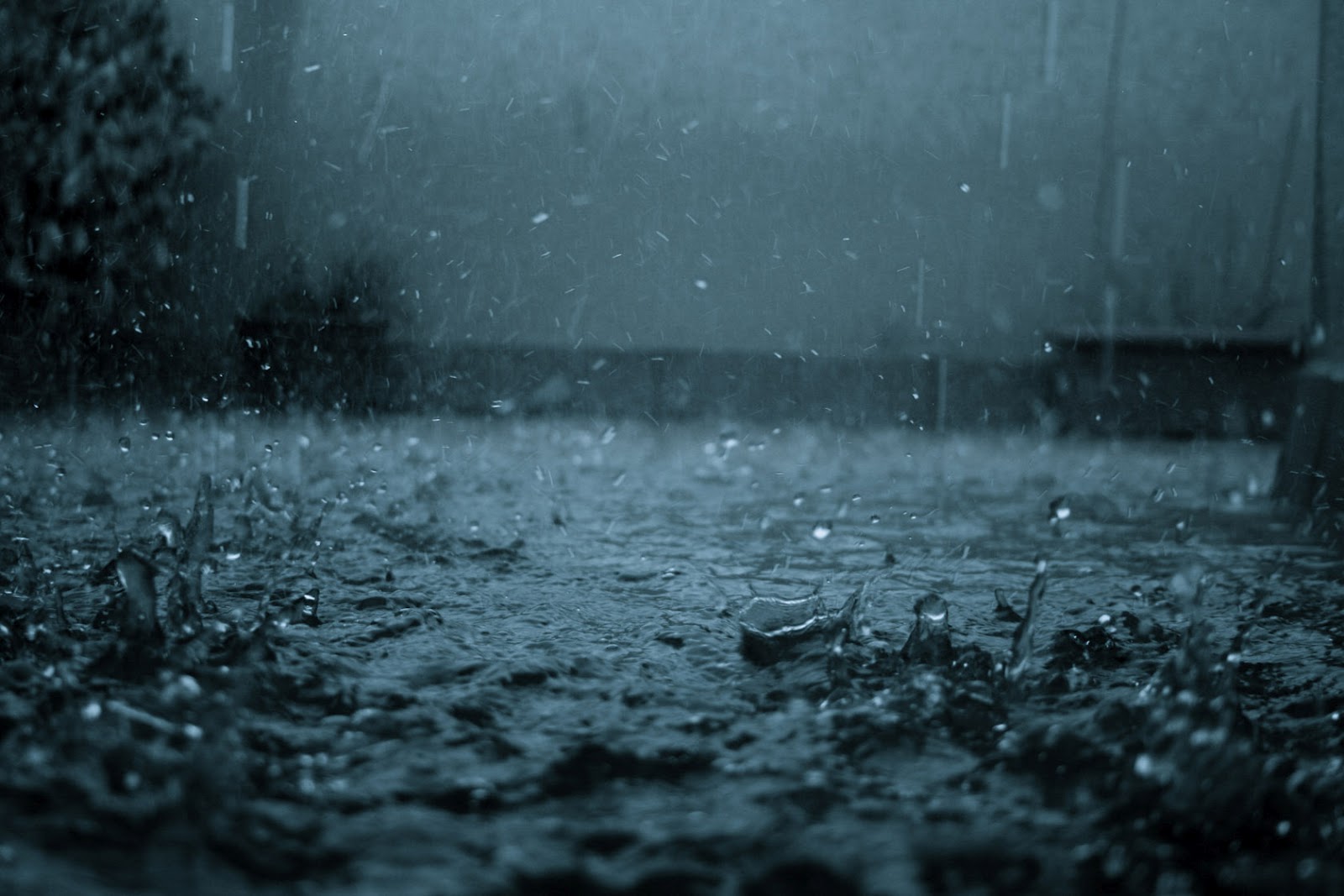  pictures rain pictures alone in rain pictures hd love wallpapers 1600x1067