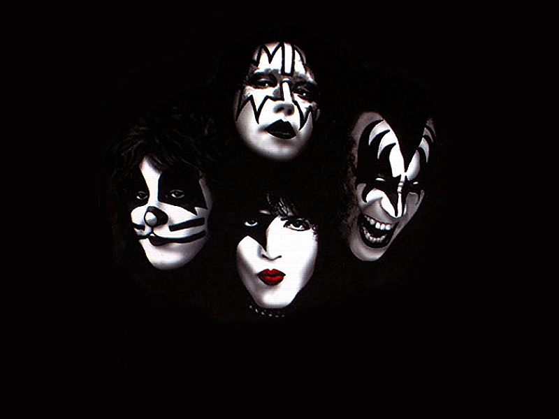 Kiss Wallpaper