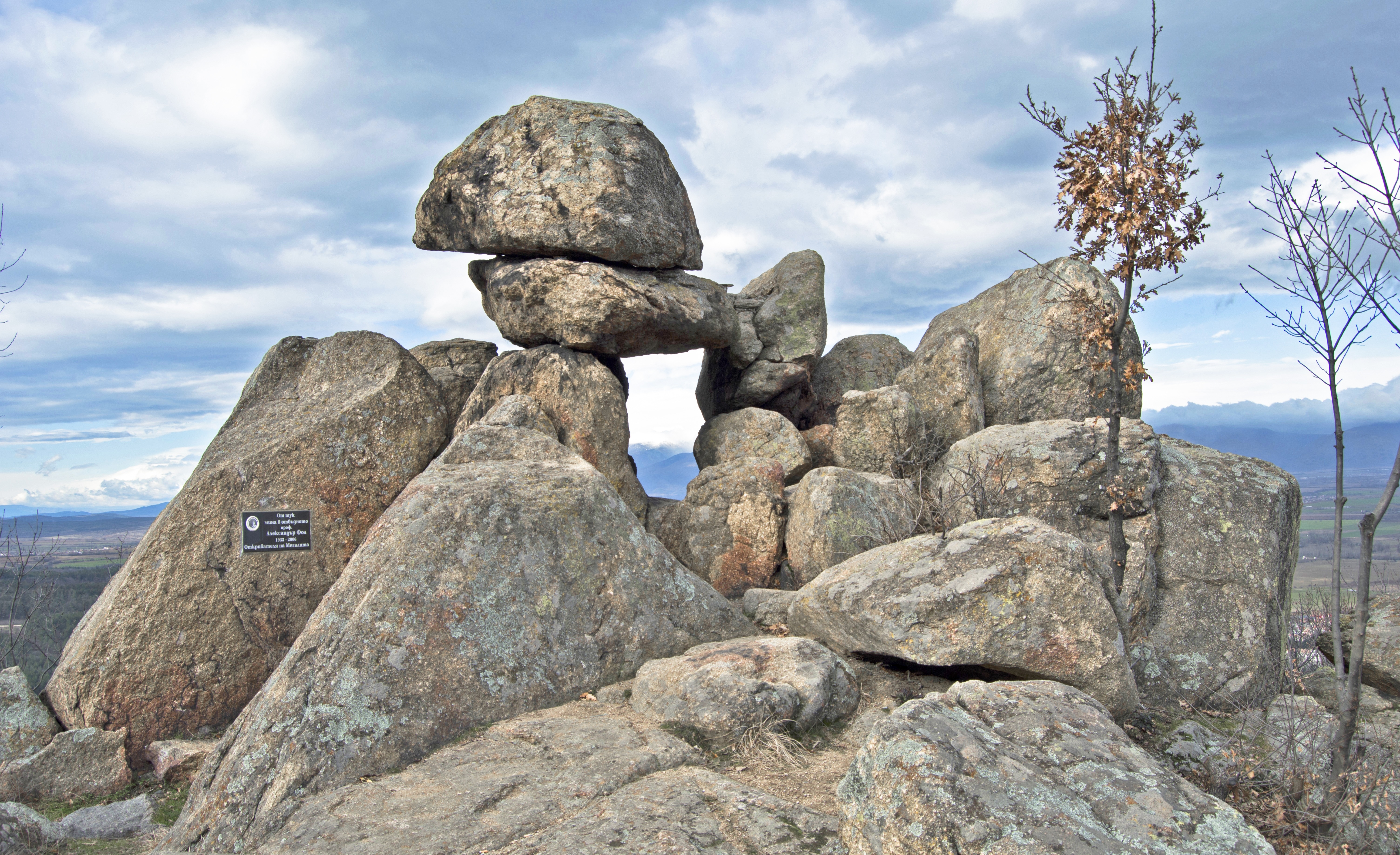 Royalty Megalith Image