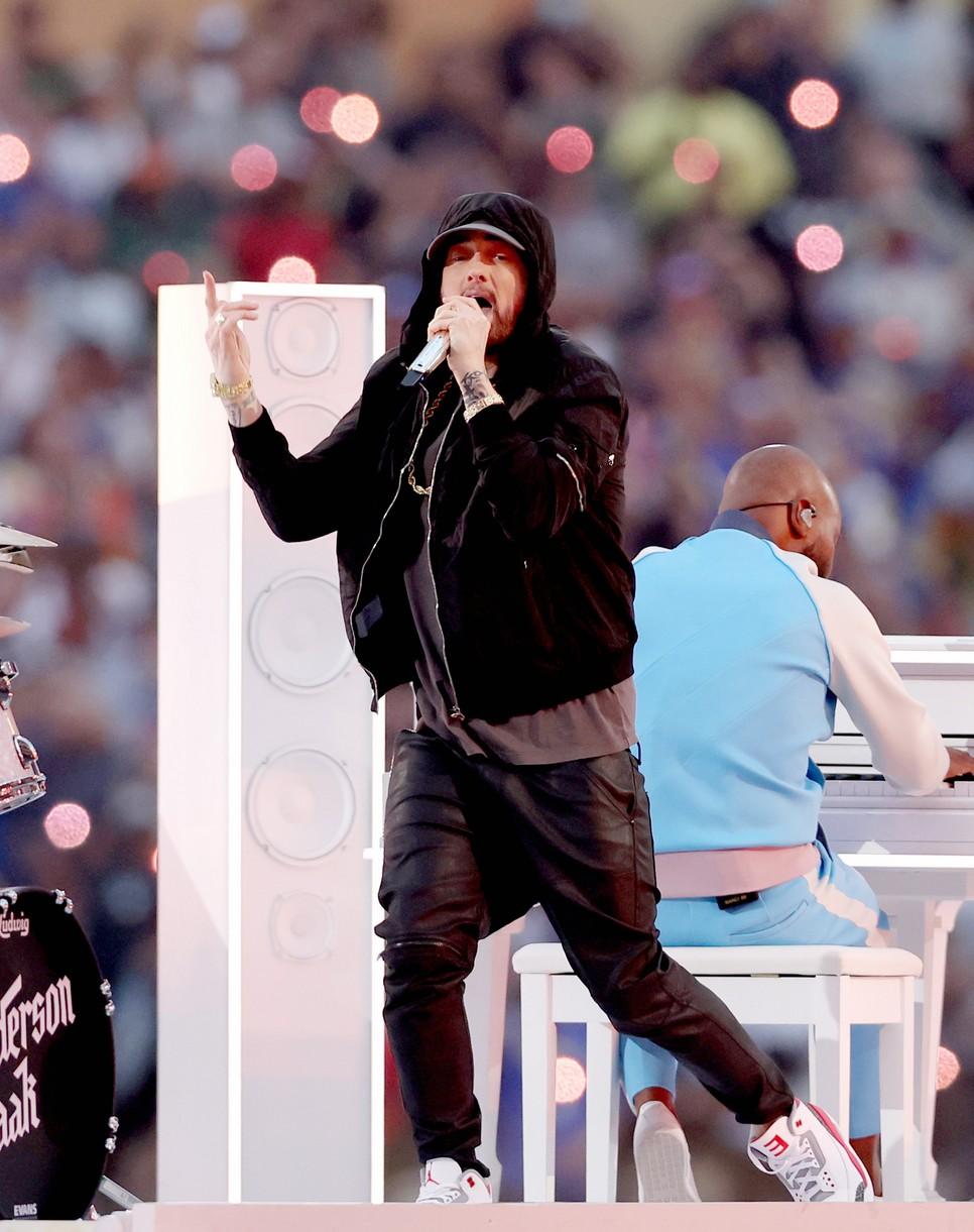 Eminem Performs Lose Yourself During Super Bowl Halftime