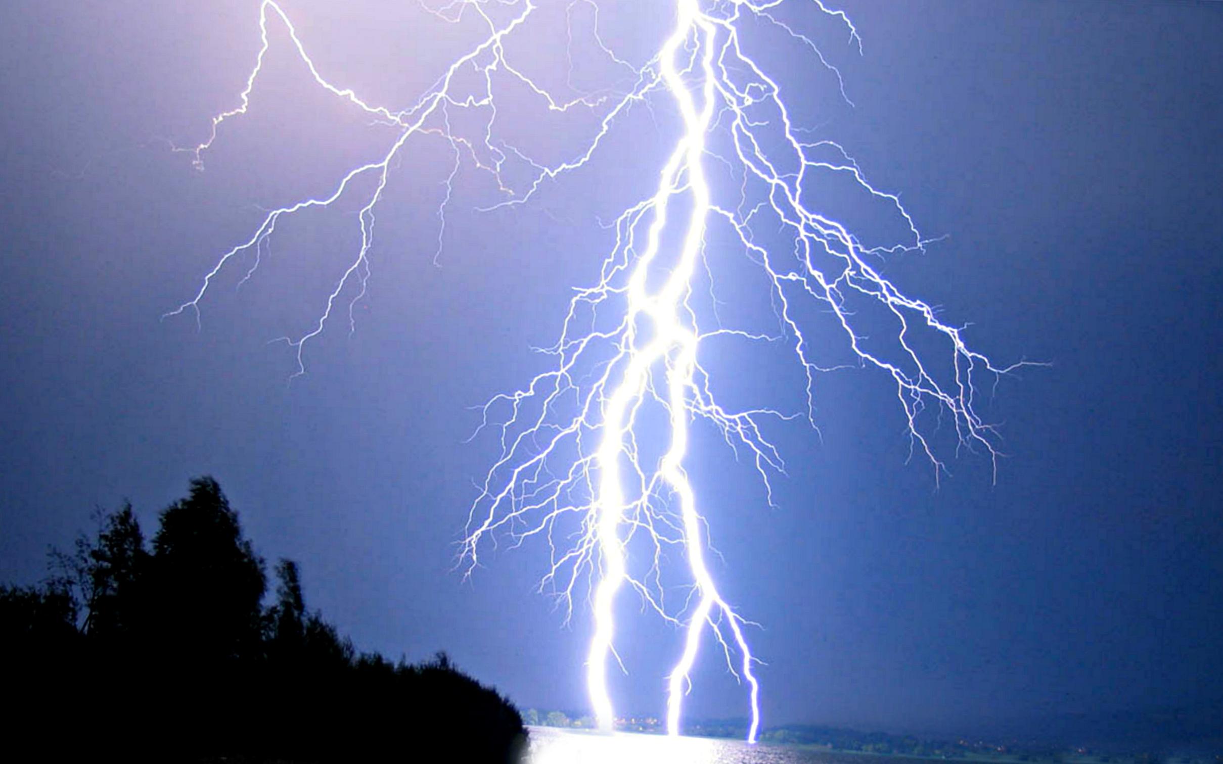 Lightning Bolts High Quality And Resolution Wallpaper