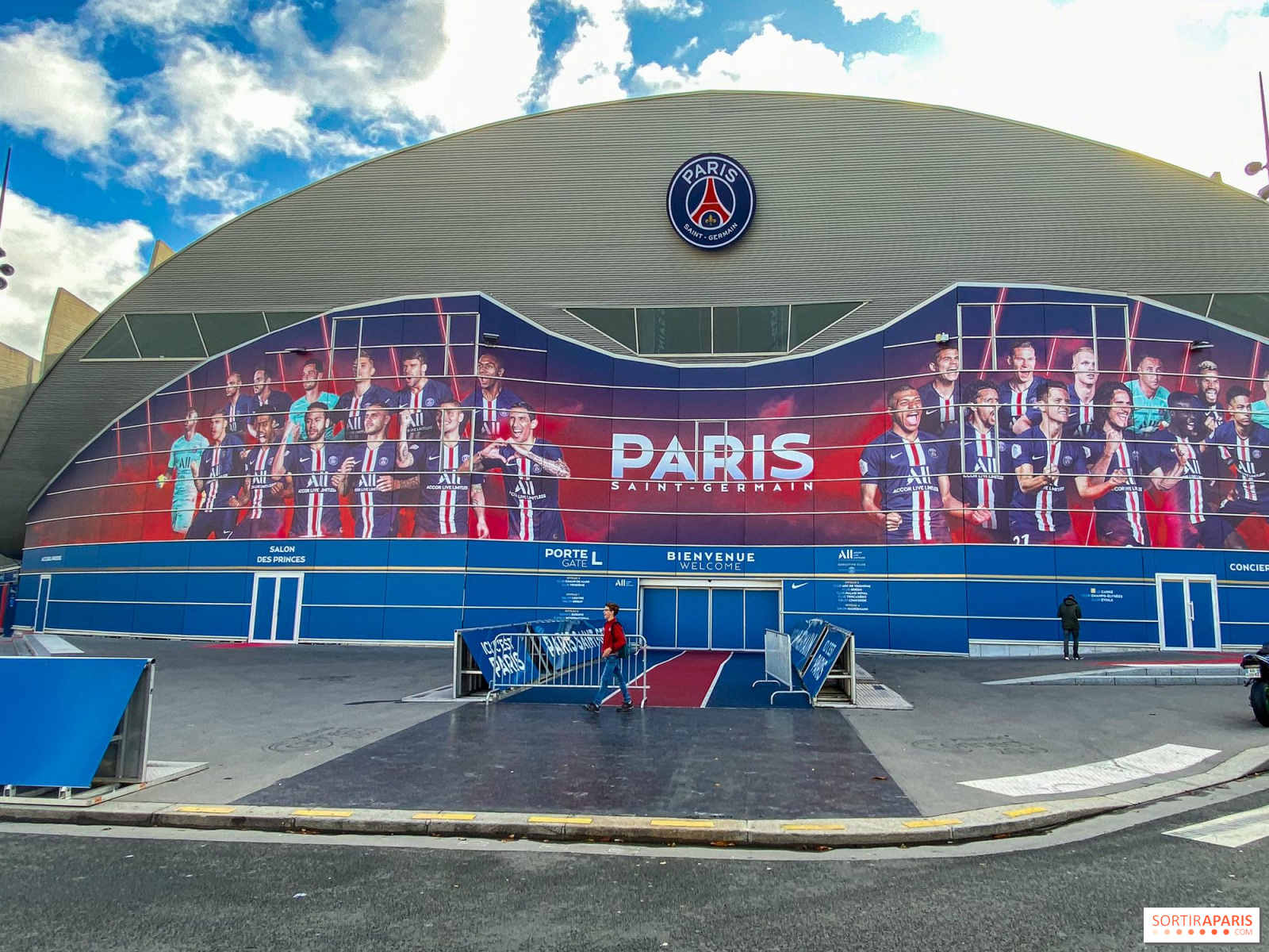 Psg Experience Exclusive Tour Of The Vip Area And Galerie At