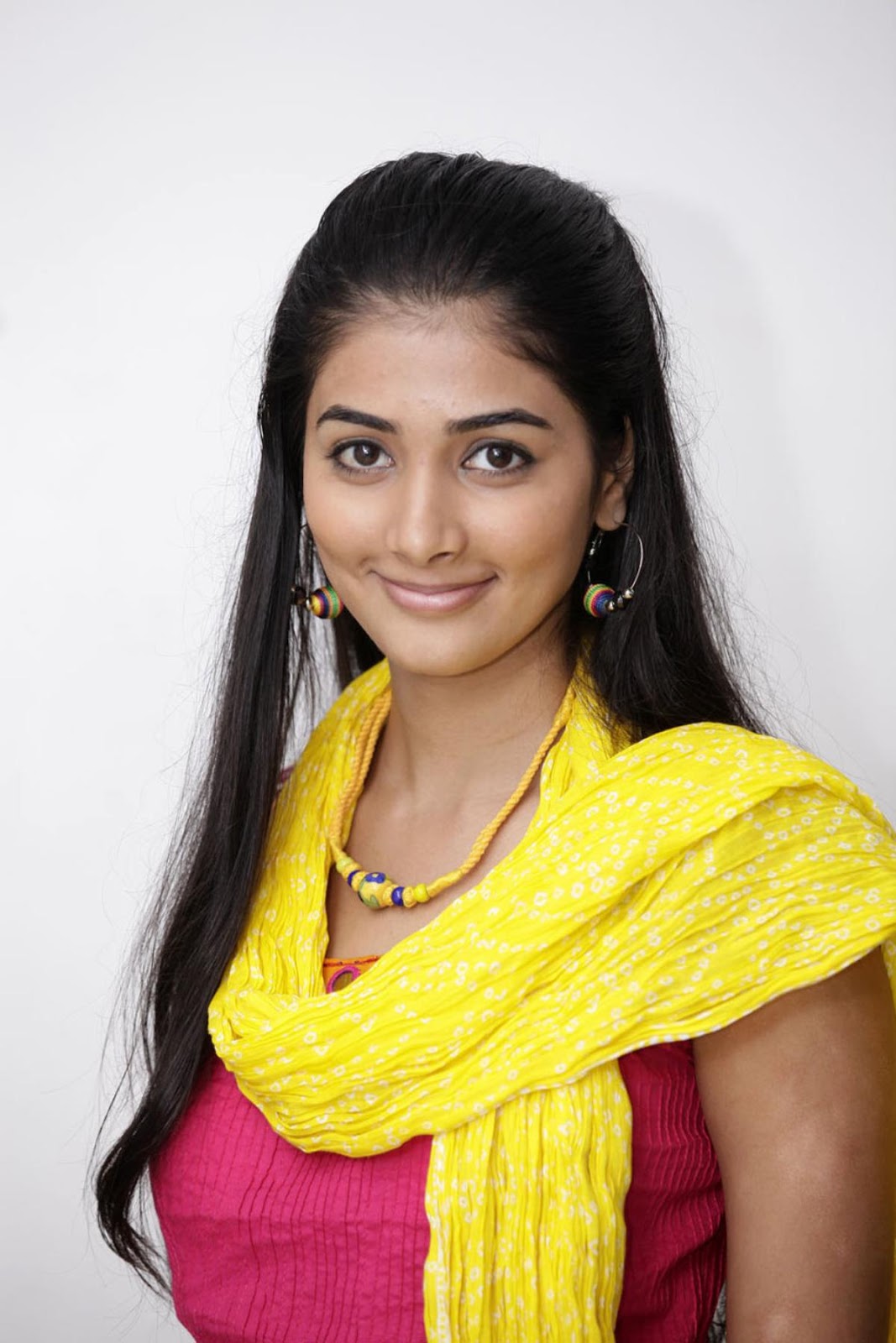 Pooja Hegde Hot HD Wallpaper