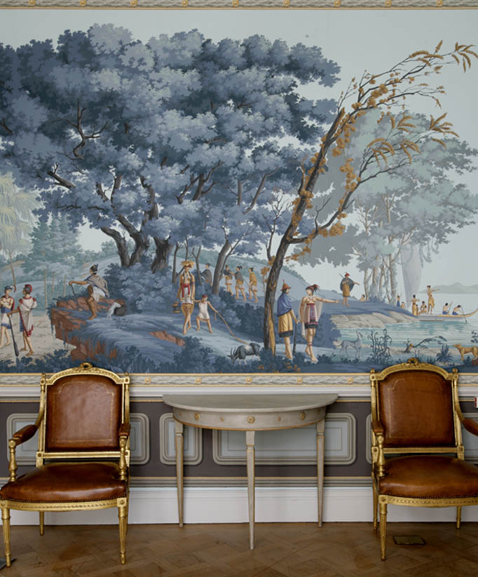 Blue Colonial Medium Size Toile on Soft White Wallpaper  All 4 Walls  Wallpaper