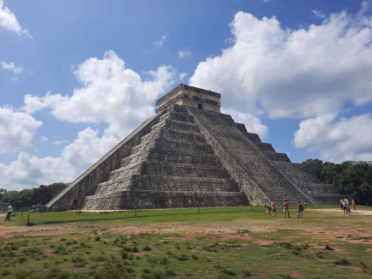 Majestic Of Chichen Itza Mexico Wallpaper