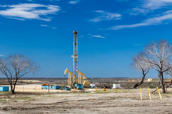 Photo Of An Oil Well Drilling Rig Near Peggy Texas