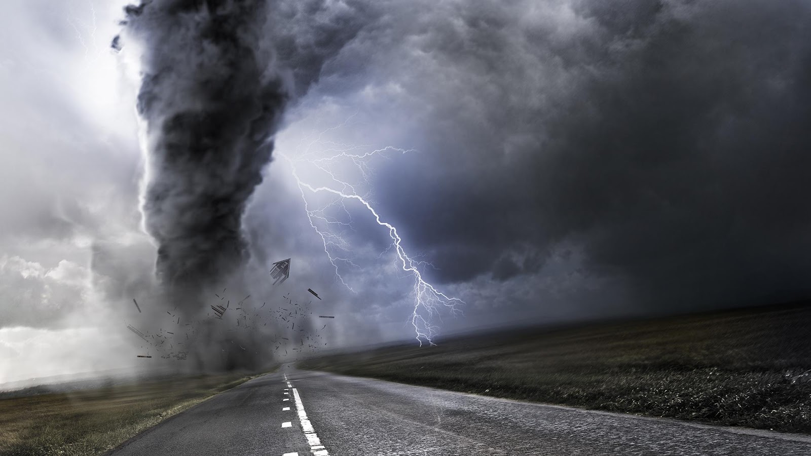 experience a true thunderstorm with your best new storm live wallpaper