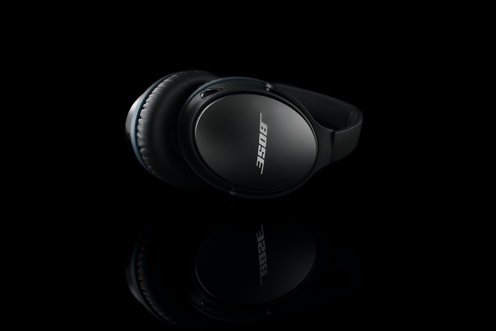 black Bose Bluetooth earphones photo Image on Unsplash 1000x667