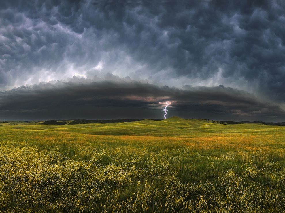 Wallpaper And Background Image A Storm Is Ing Desktop