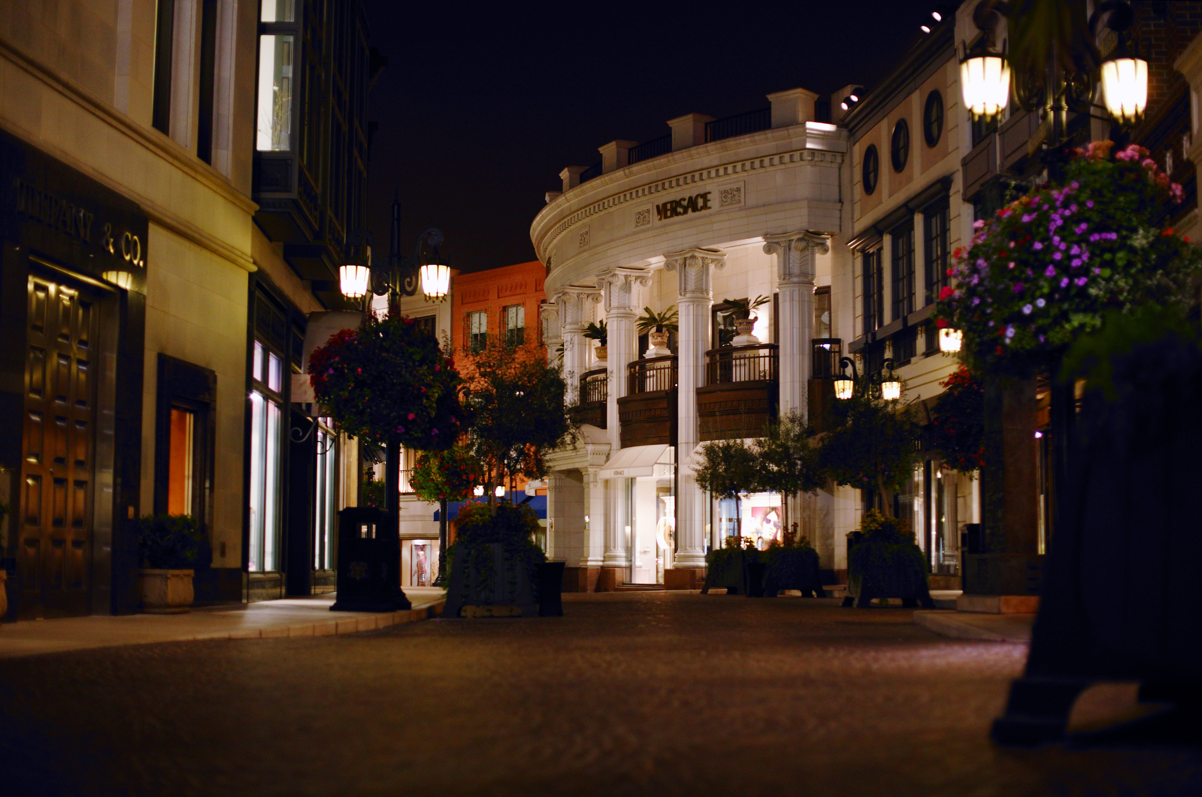 no 1649 night on the rodeo drive buildings on the rodeo drive they