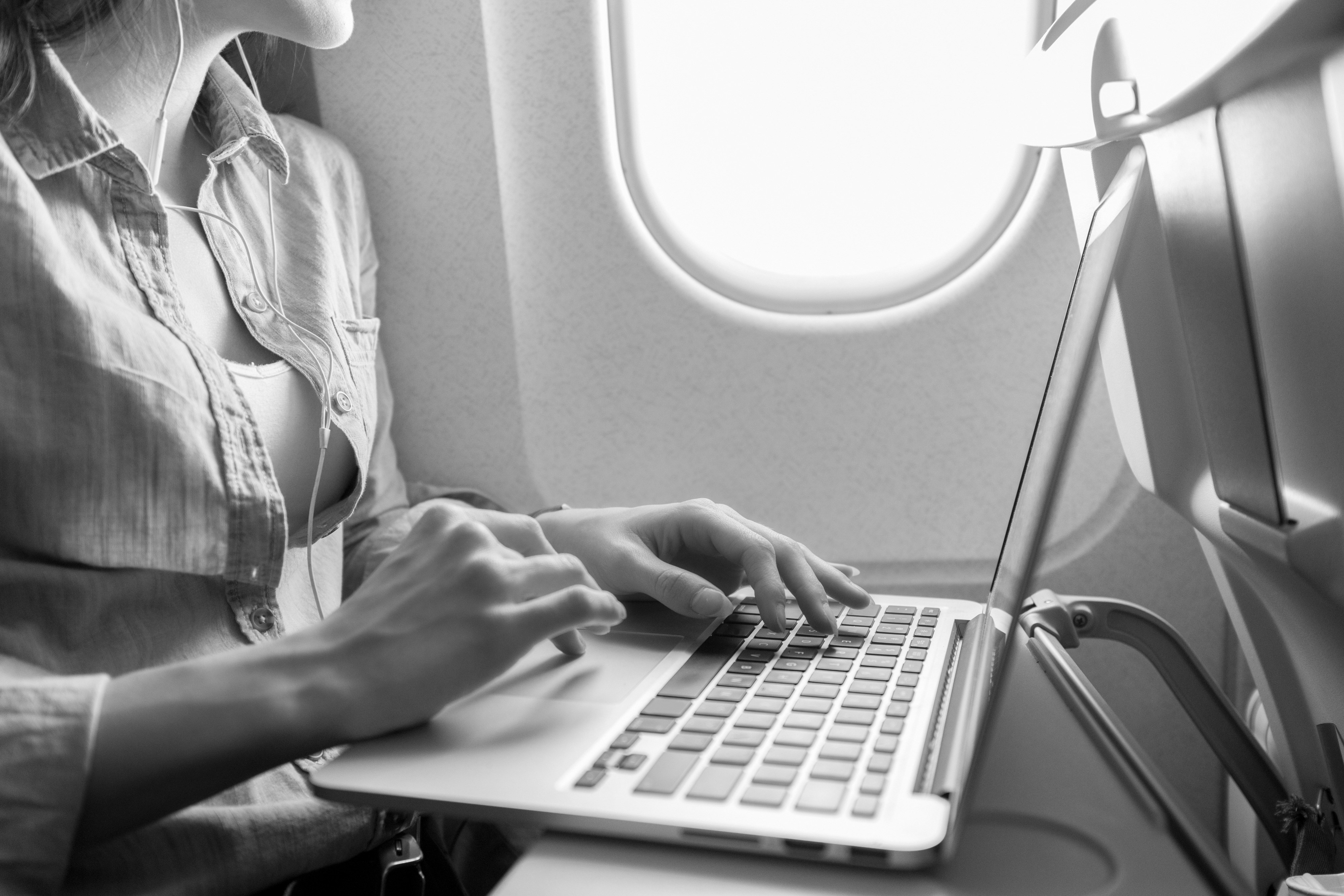 Faa Bans Macbook Pro Laptops With Recalled Batteries From Flights