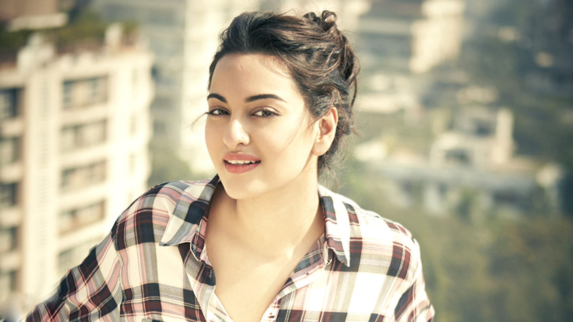 Bollywood Actress Wallpaper HD