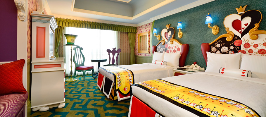 Next Up We Have A Hotel Room Inspired By Alice In Wonderland Playing