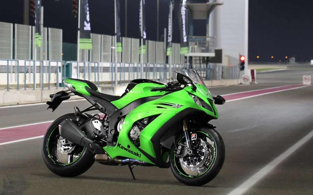 Green Kawasaki Ninja Zx14r On Street