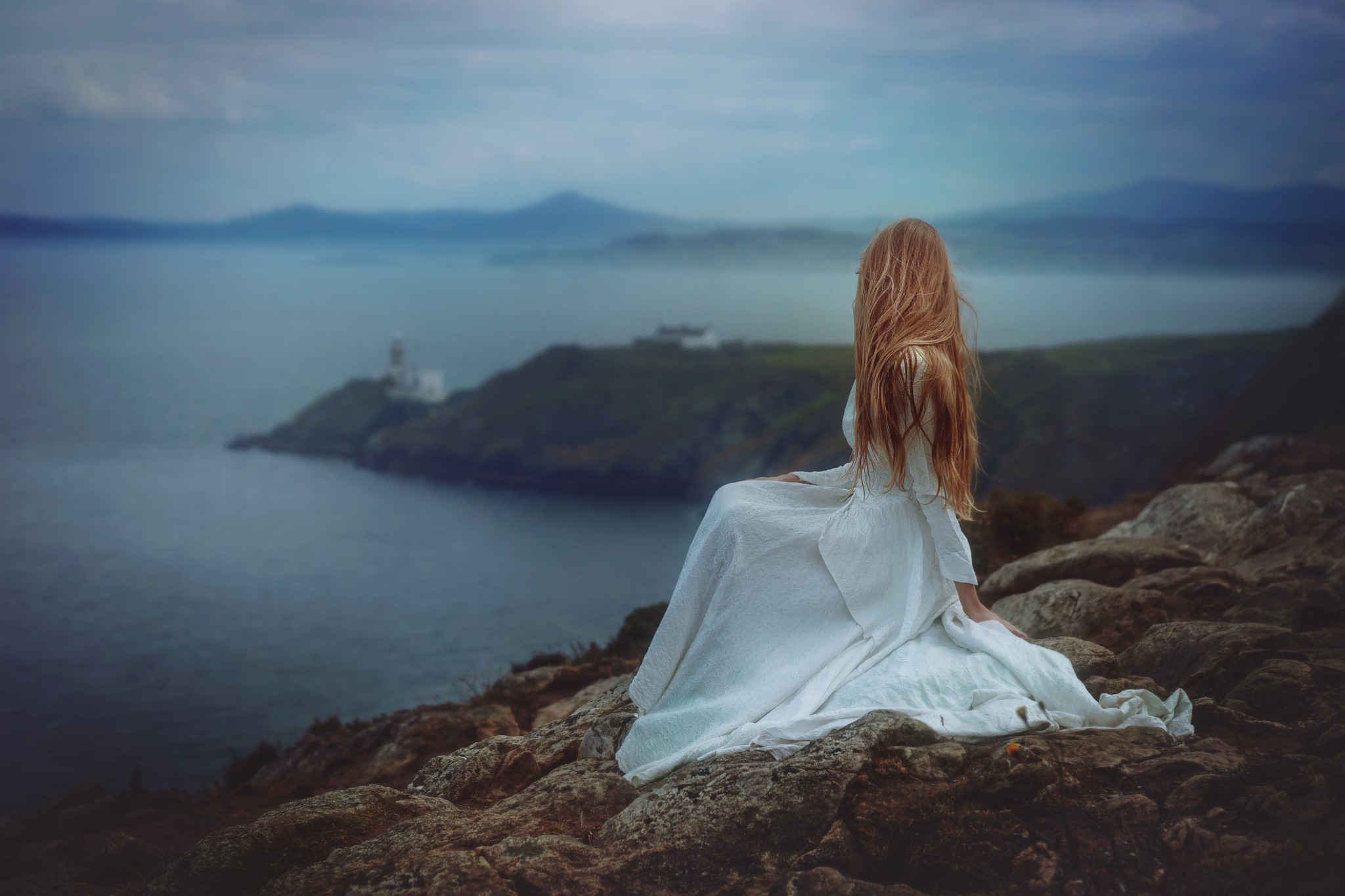 Alone Sad Girls Walking Wallpaper