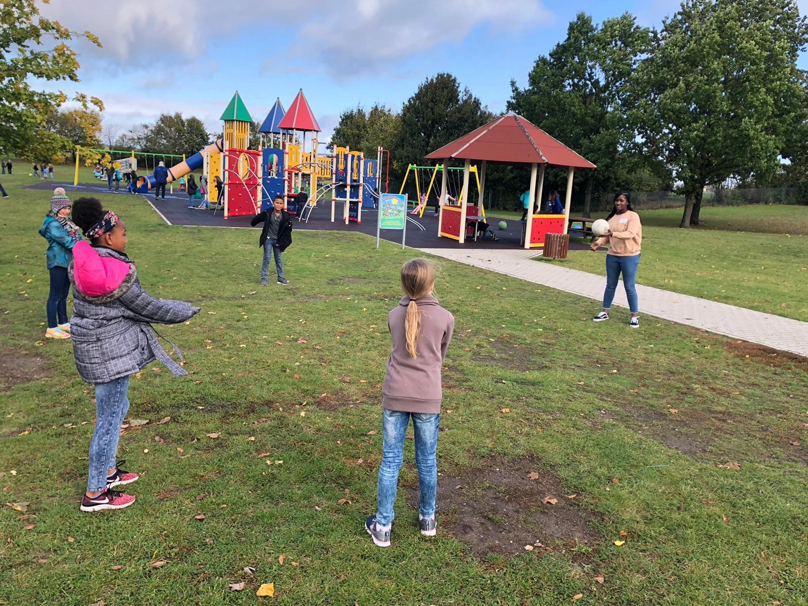 B O S Builds Internet Caf For Usag Ansbach Elementary School