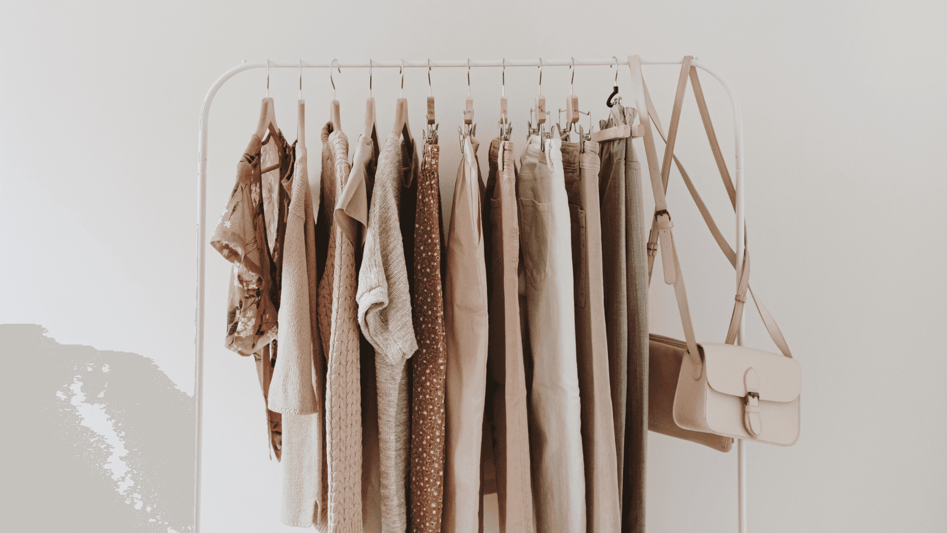 Update Your Wardrobe This Summer With These Stylish Clothes Wallpaper