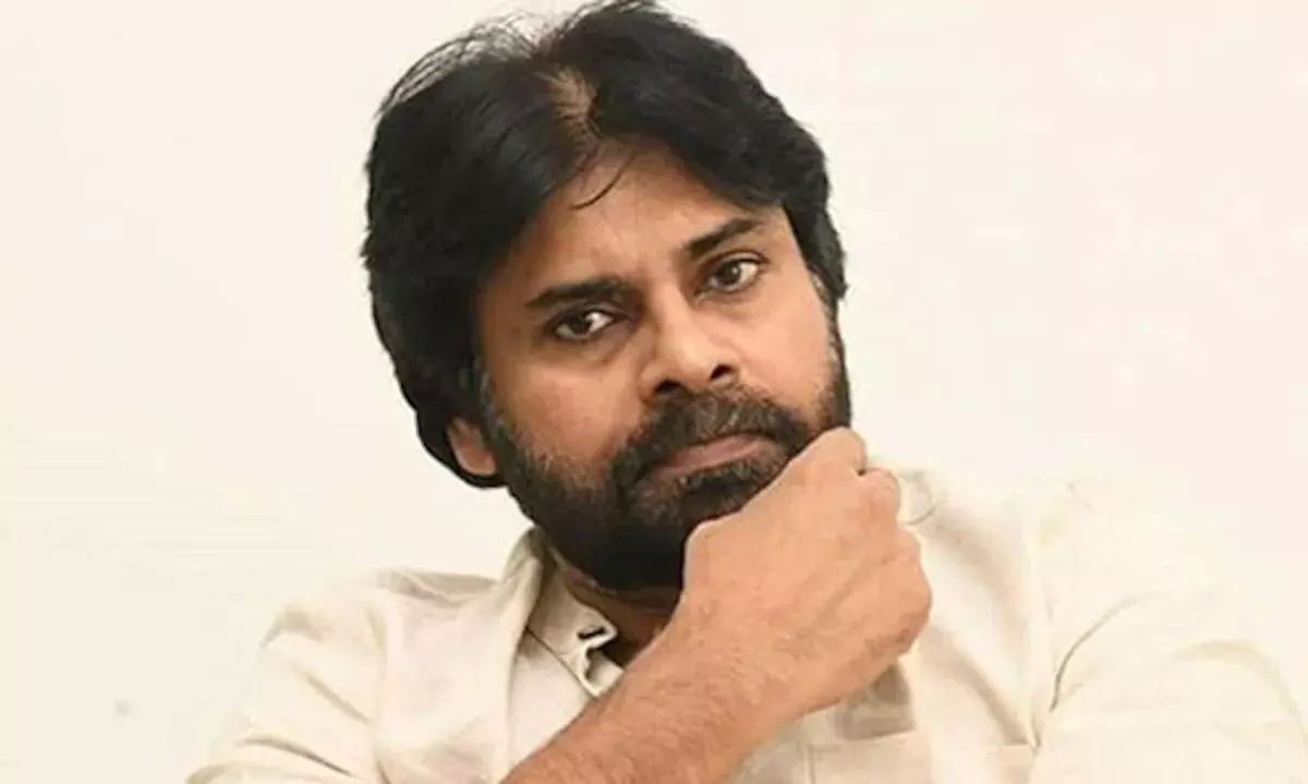 Pawan Remains Focused Amidst All The Carnage Wallpaper