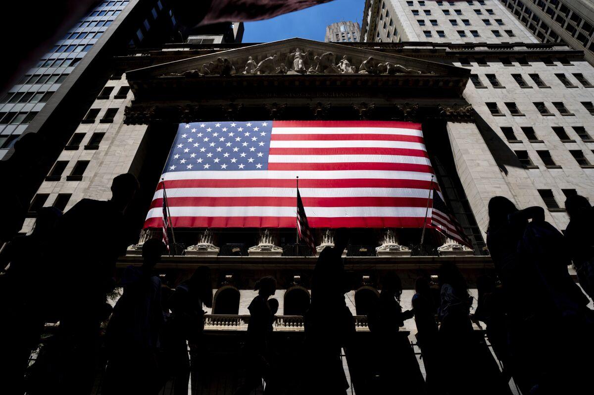 Deepening worries about high rates send Wall Street lower   Los