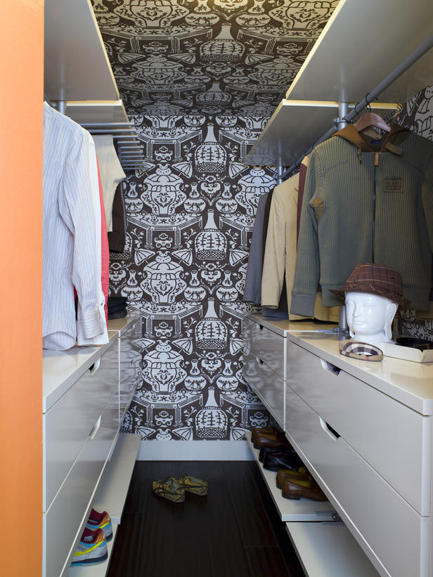 Dramatic Wallpaper Walk In Bedroom Closets Design Mycyfi