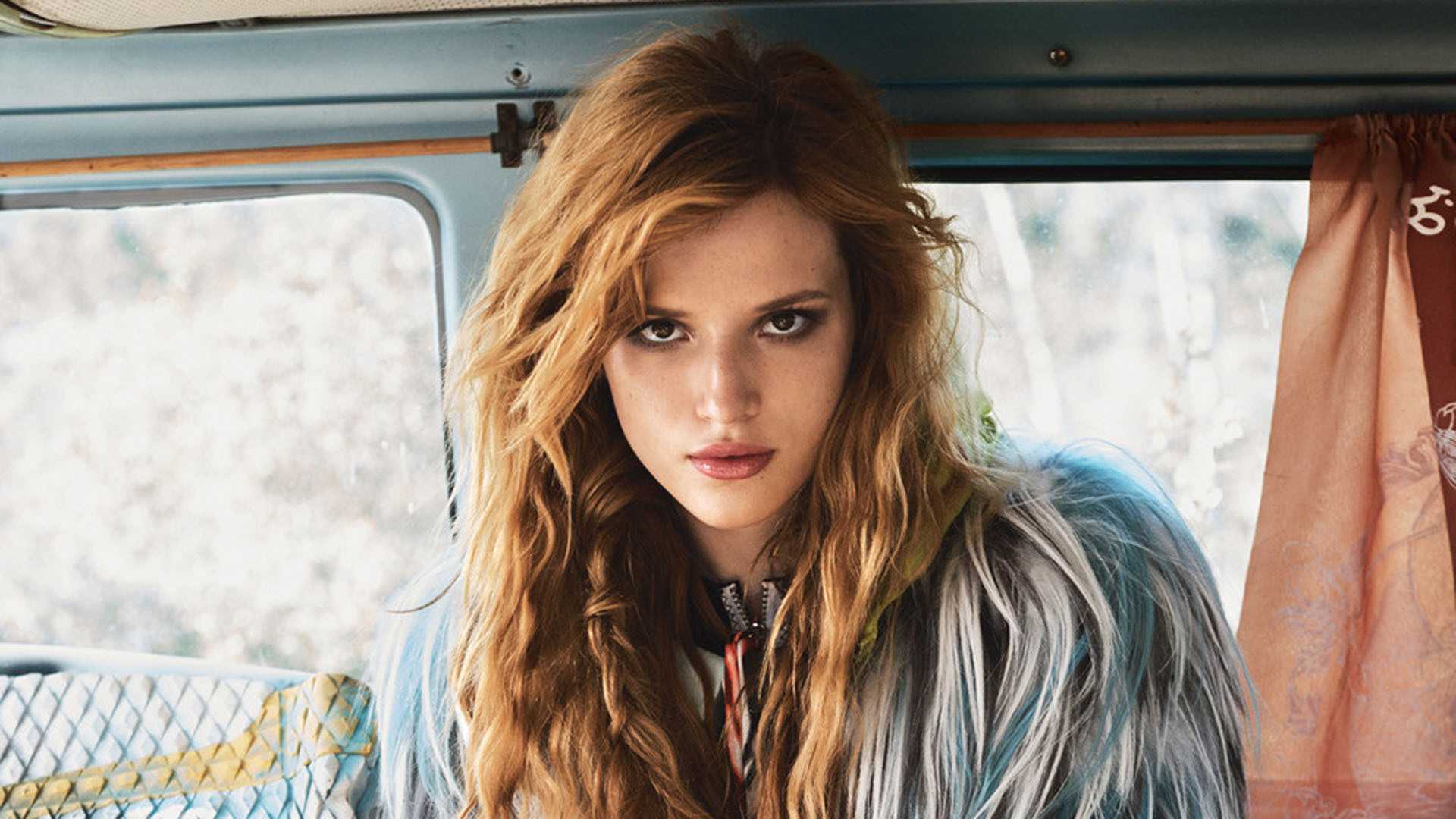 Bella Thorne Spotted With A New Look For