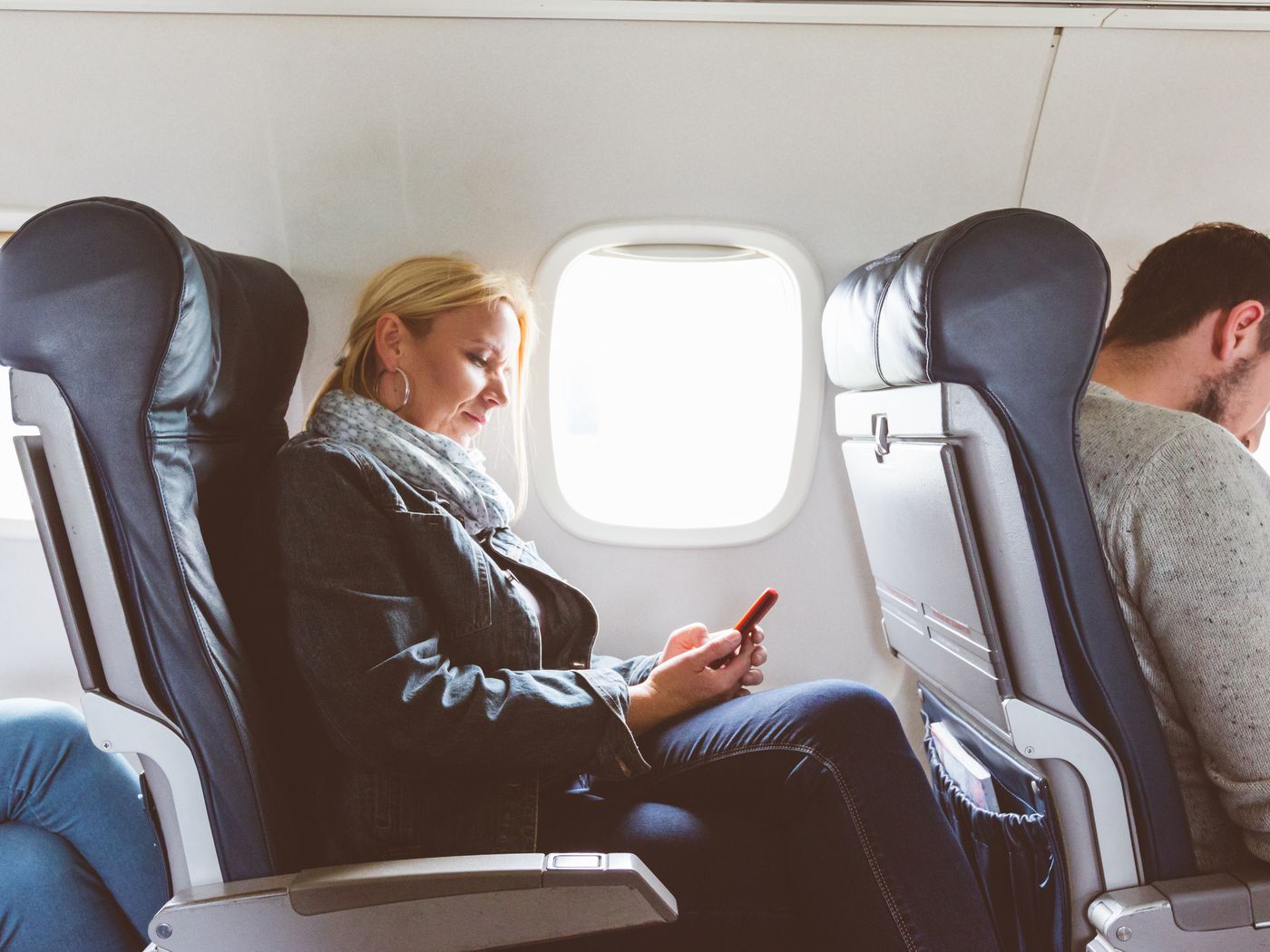 Should You Recline On An Airplane The Perennial Seat Debate