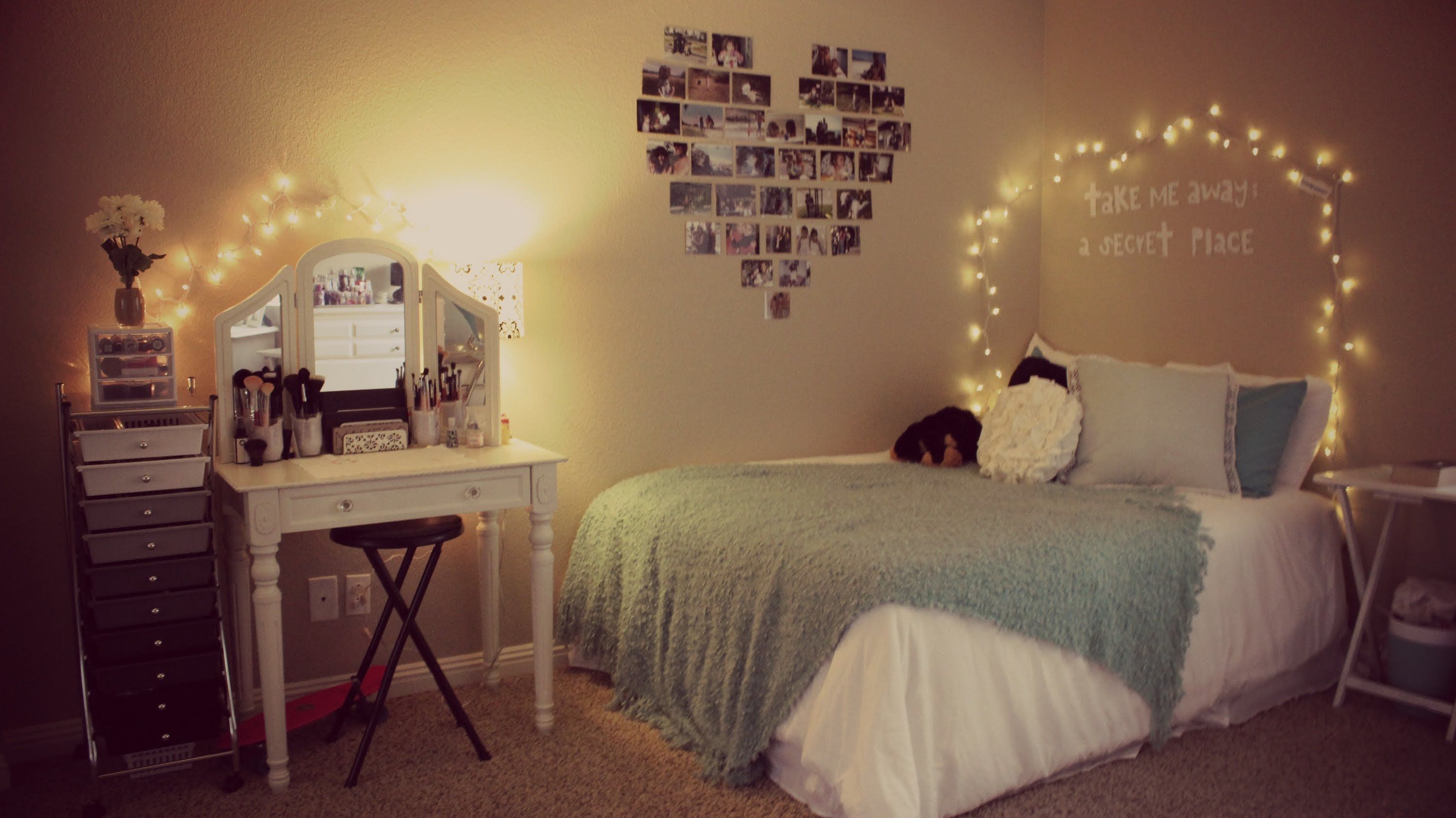 Reading Nook Or Bedroom Idea For A Teenager Description From