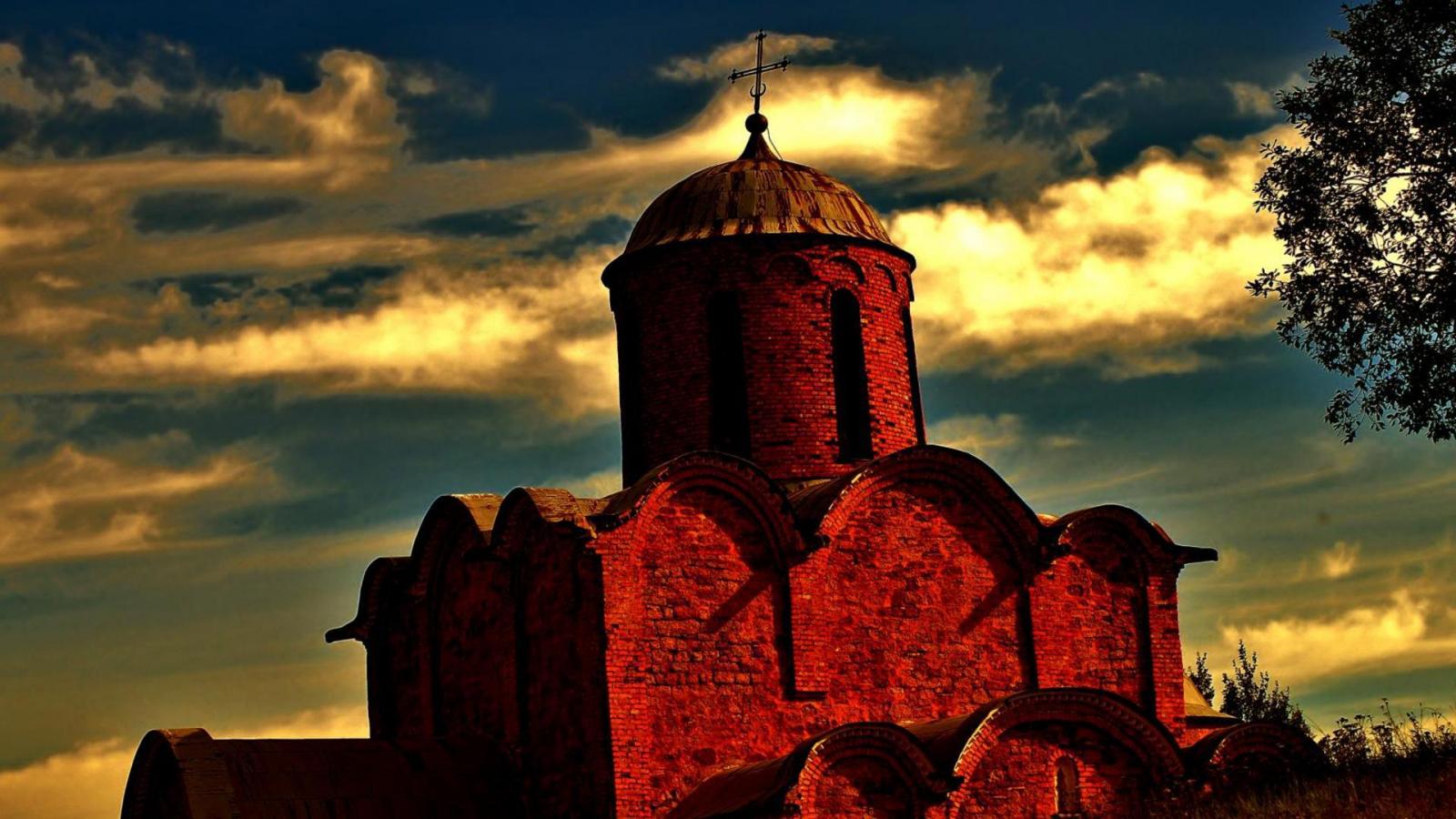 Glorious Red Brisk Orthodox Church HDr High Quality And