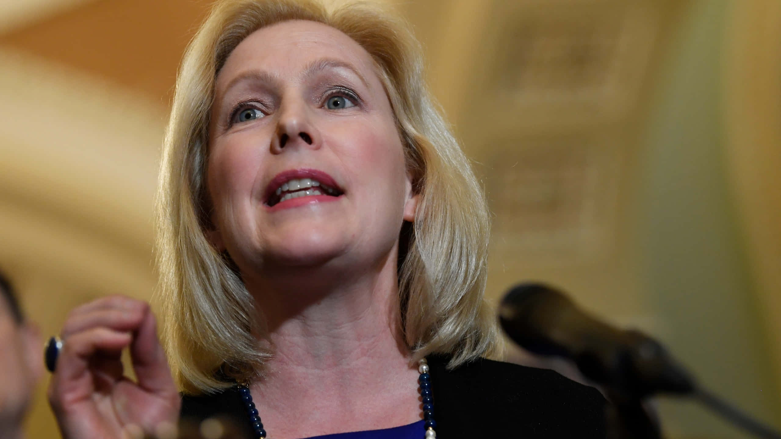 Kirsten Gillibrand Wallpaper Helt Gratis