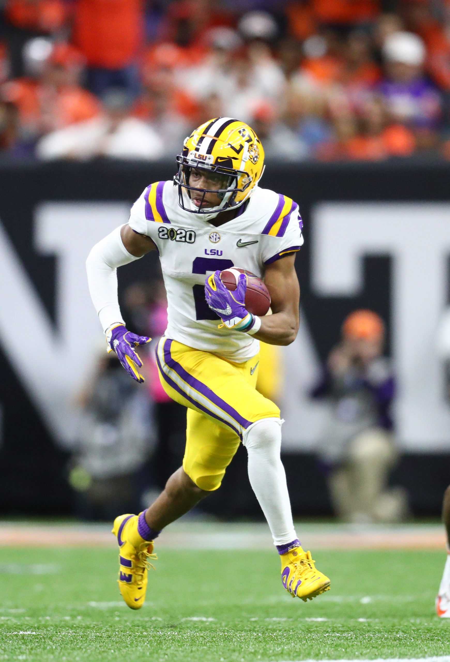 Justin Jefferson running with the football during an LSU game