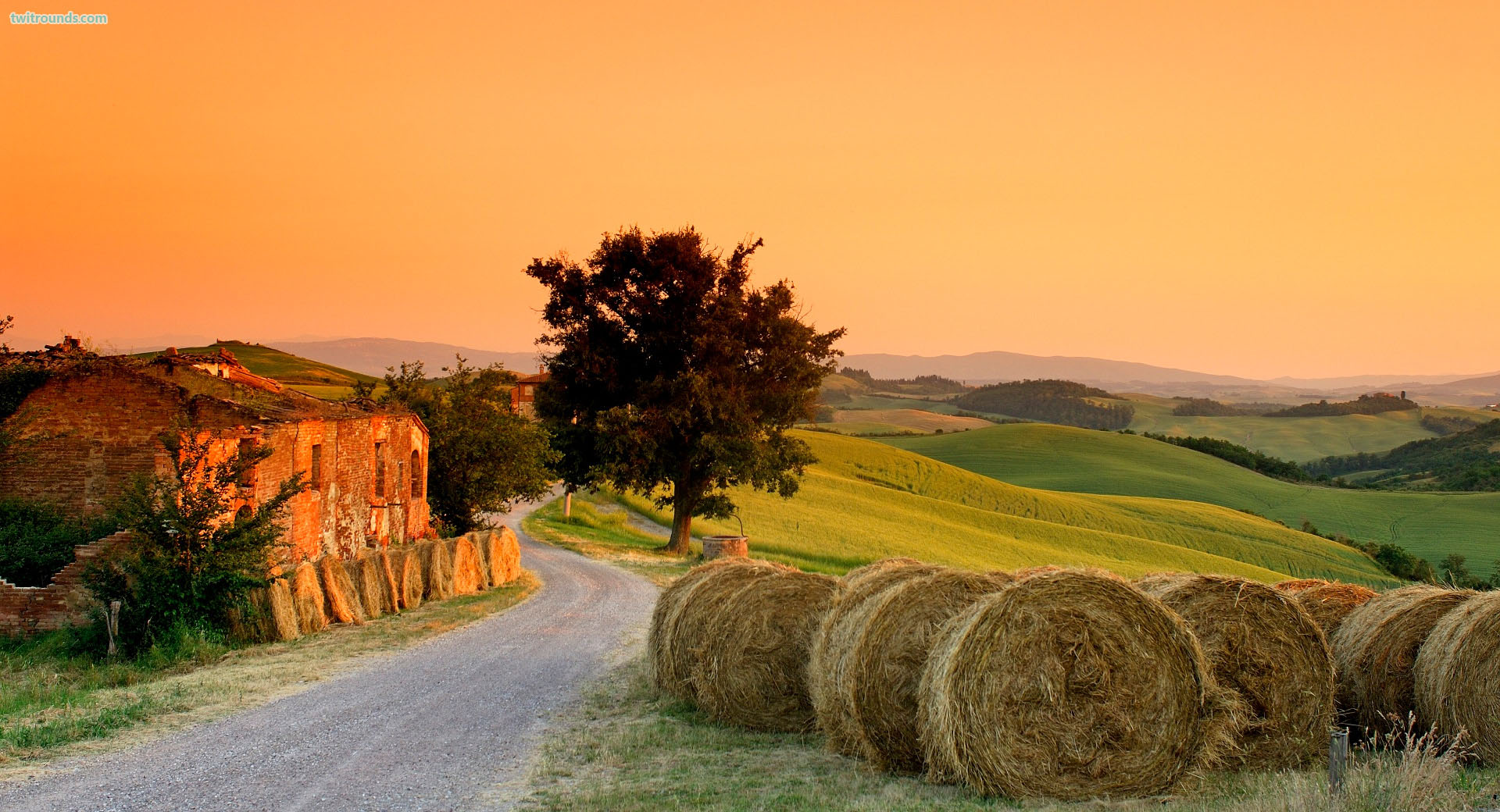 Tuscany Italy Landscape 4K Ultra HD Mobile Wallpaper