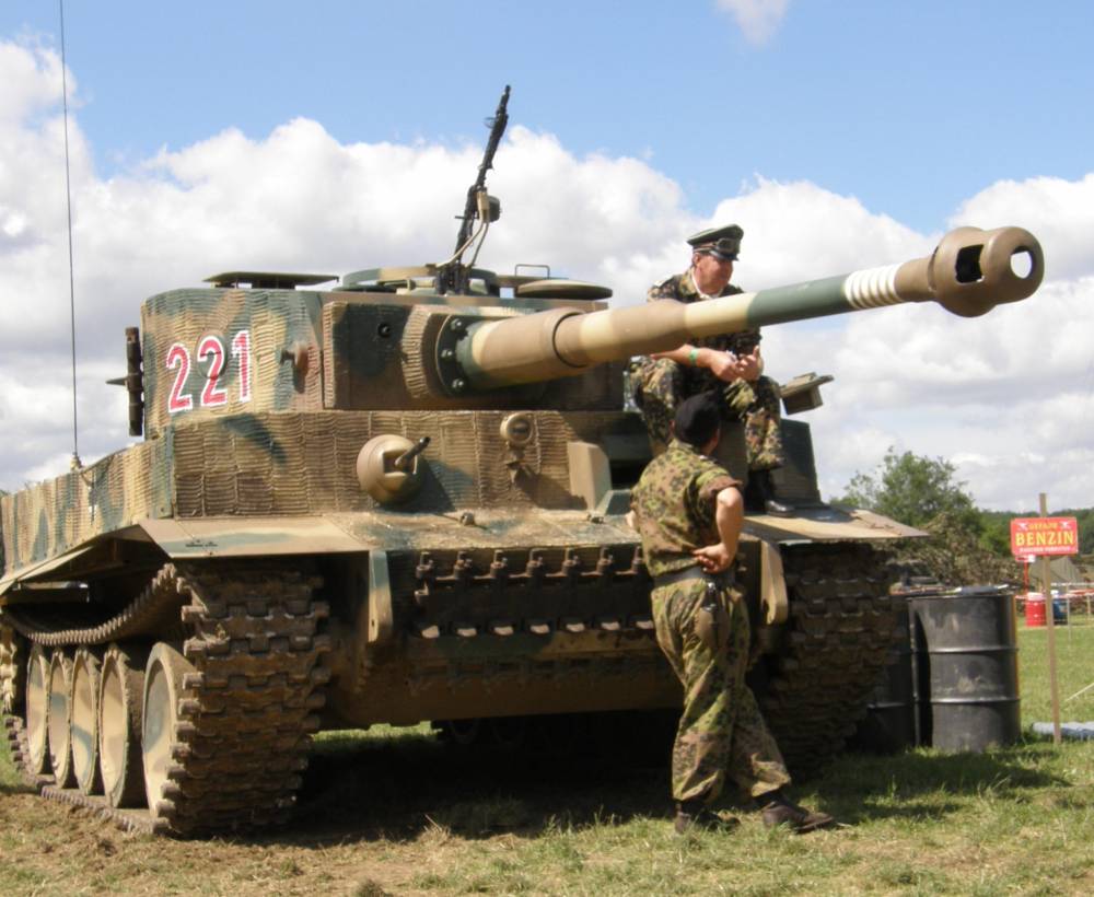 Tiger I atau PzKpfw VI adalah Tank terhebat pada masanyadesain Tiger