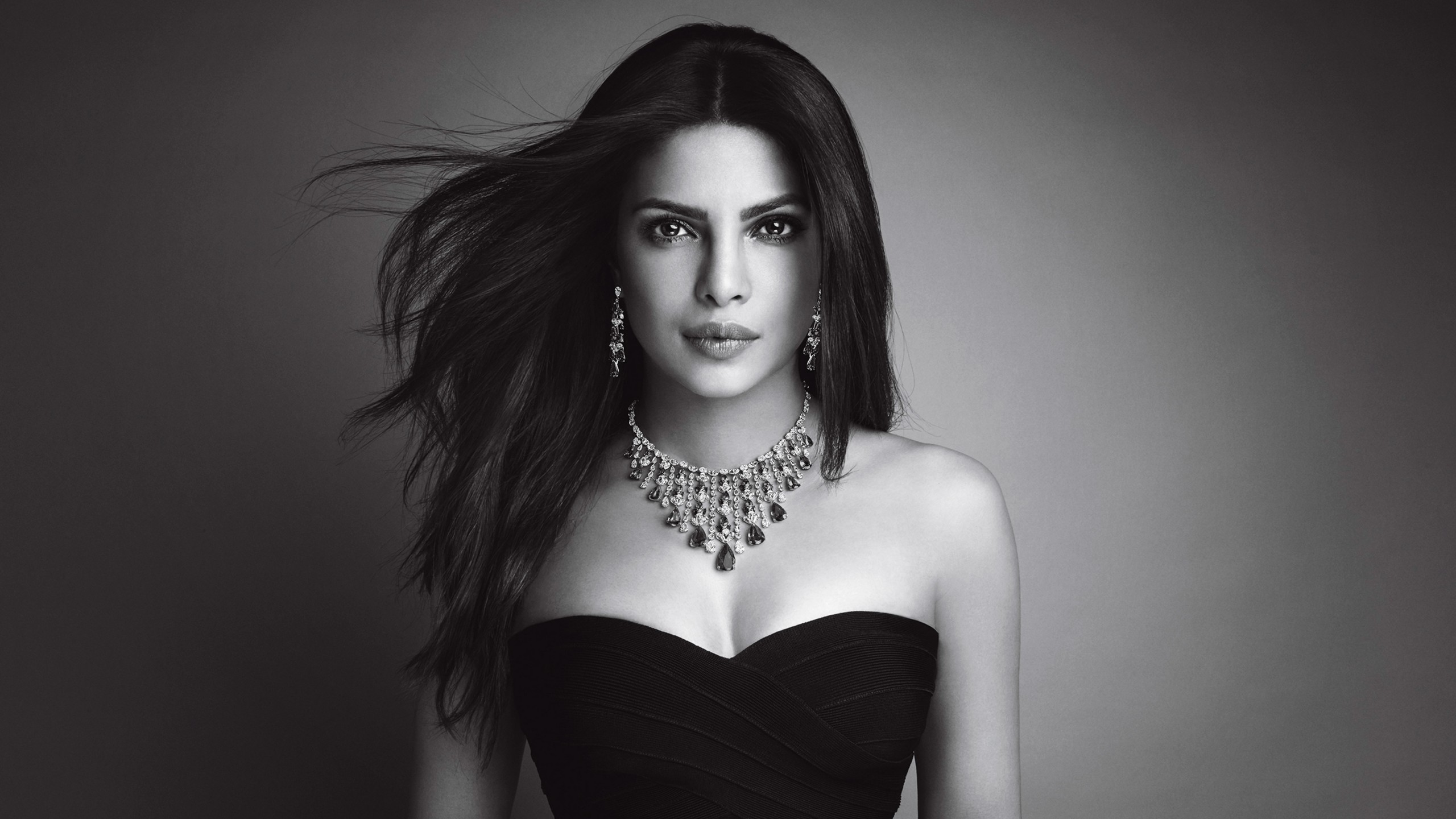 Priyanka Chopra HD Wallpaper