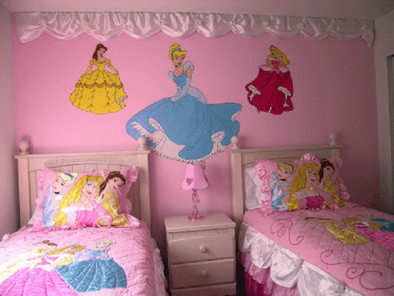 [50+] Wallpaper for Girls Bedrooms on WallpaperSafari