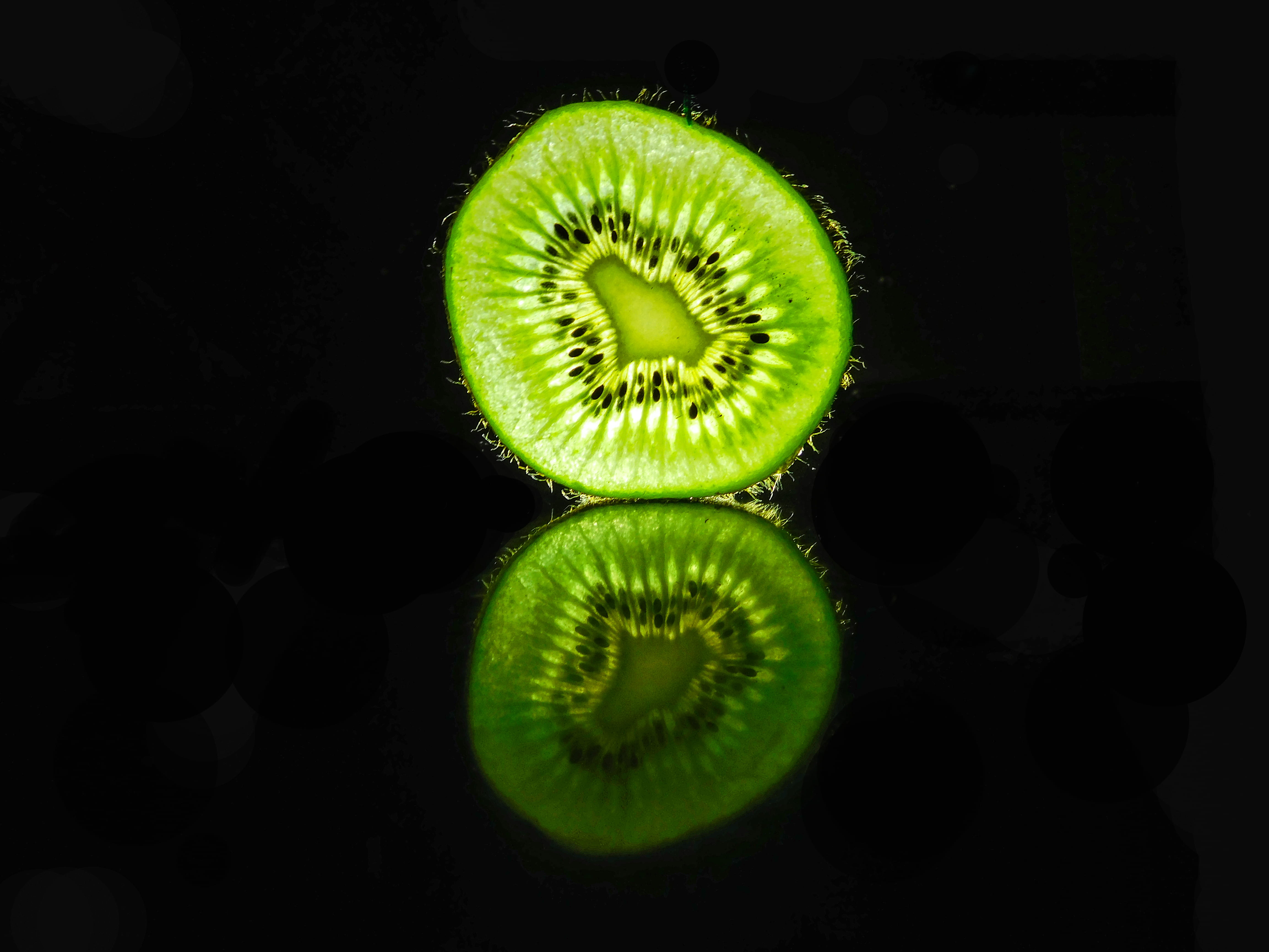 Green Kiwi Fruit Black Reflection Healthy Eating Wallpaper