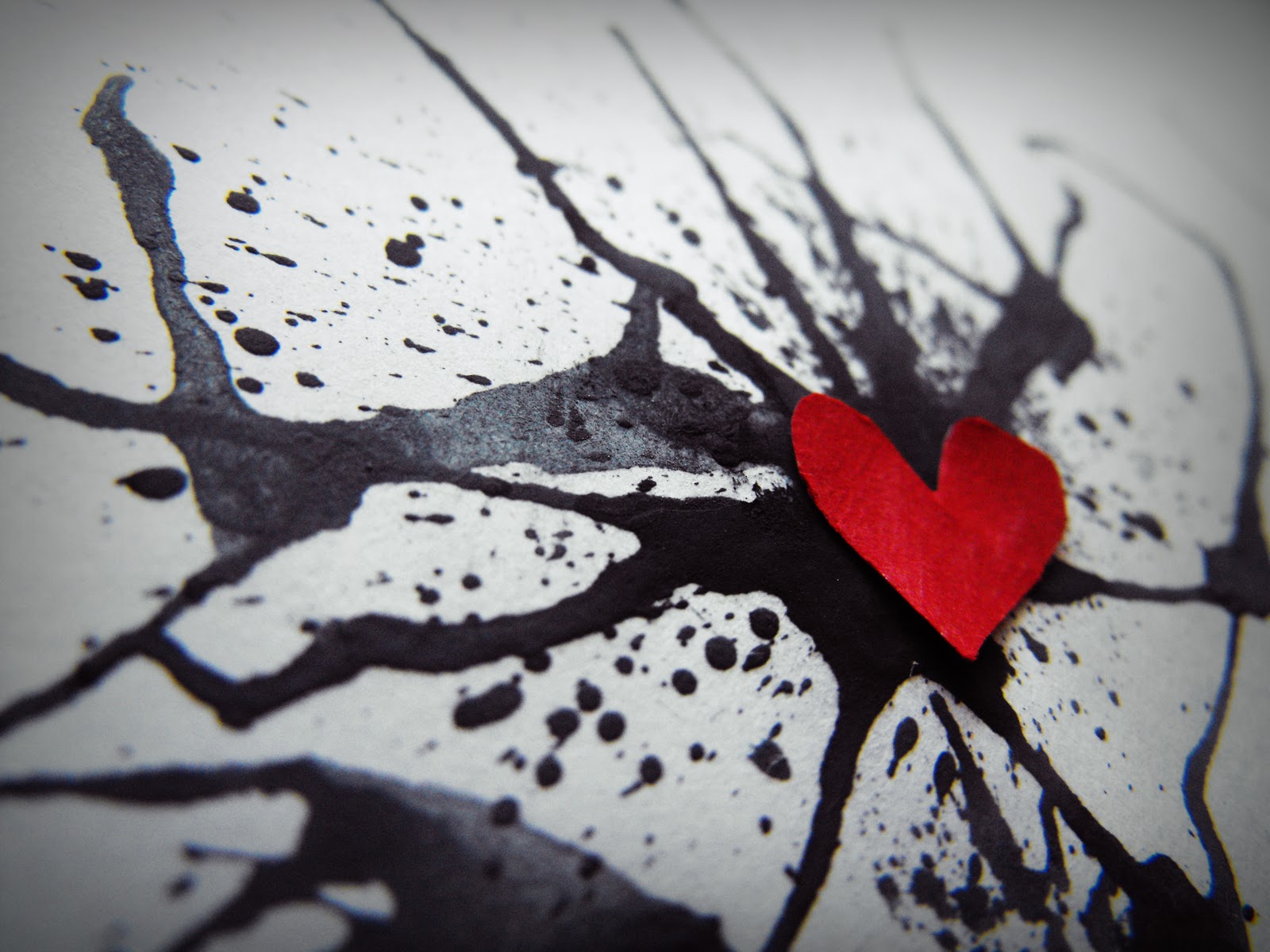 Love Is Pain HD Wallpaper