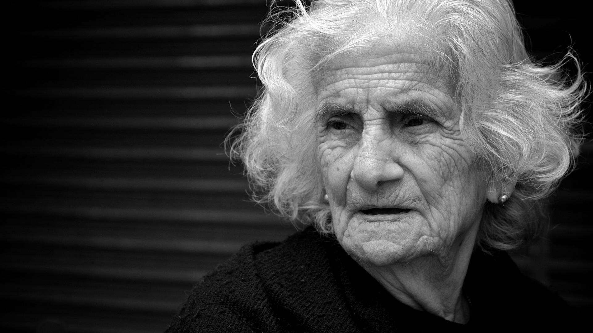 Old Woman Wallpaper