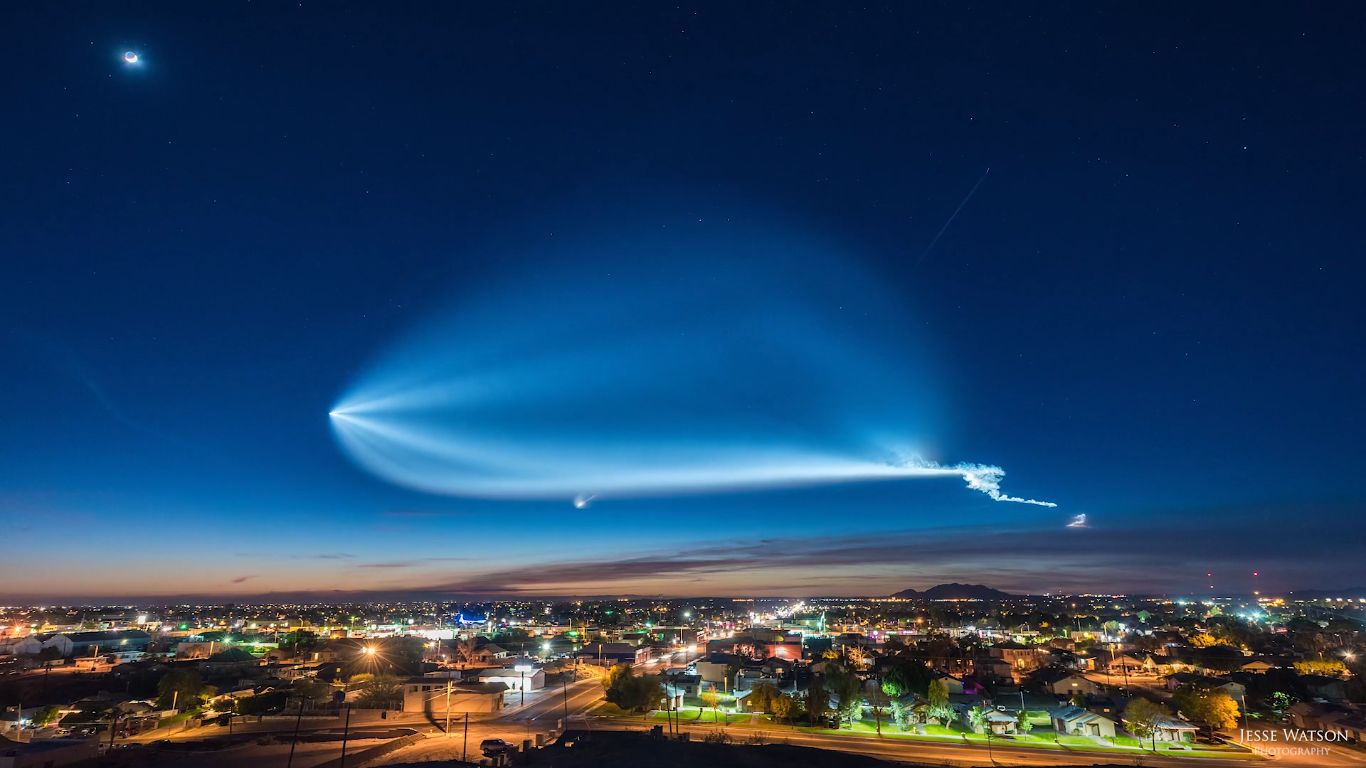 Watch A Mesmerizing Timelapse Of Spacex Falcon Rocket Launch