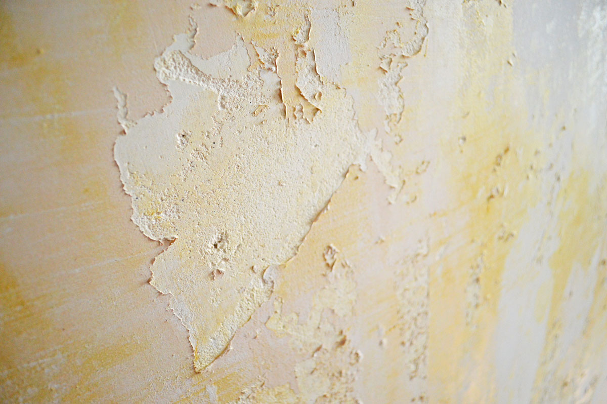 co Wallpaper on Old Plaster Walls Wallpaper Steamer Peeling Paint 1200x798