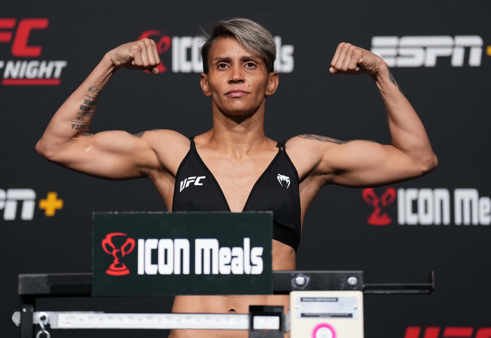 Amanda Lemos Fierce And Inspiring Mma Fighter Wallpaper