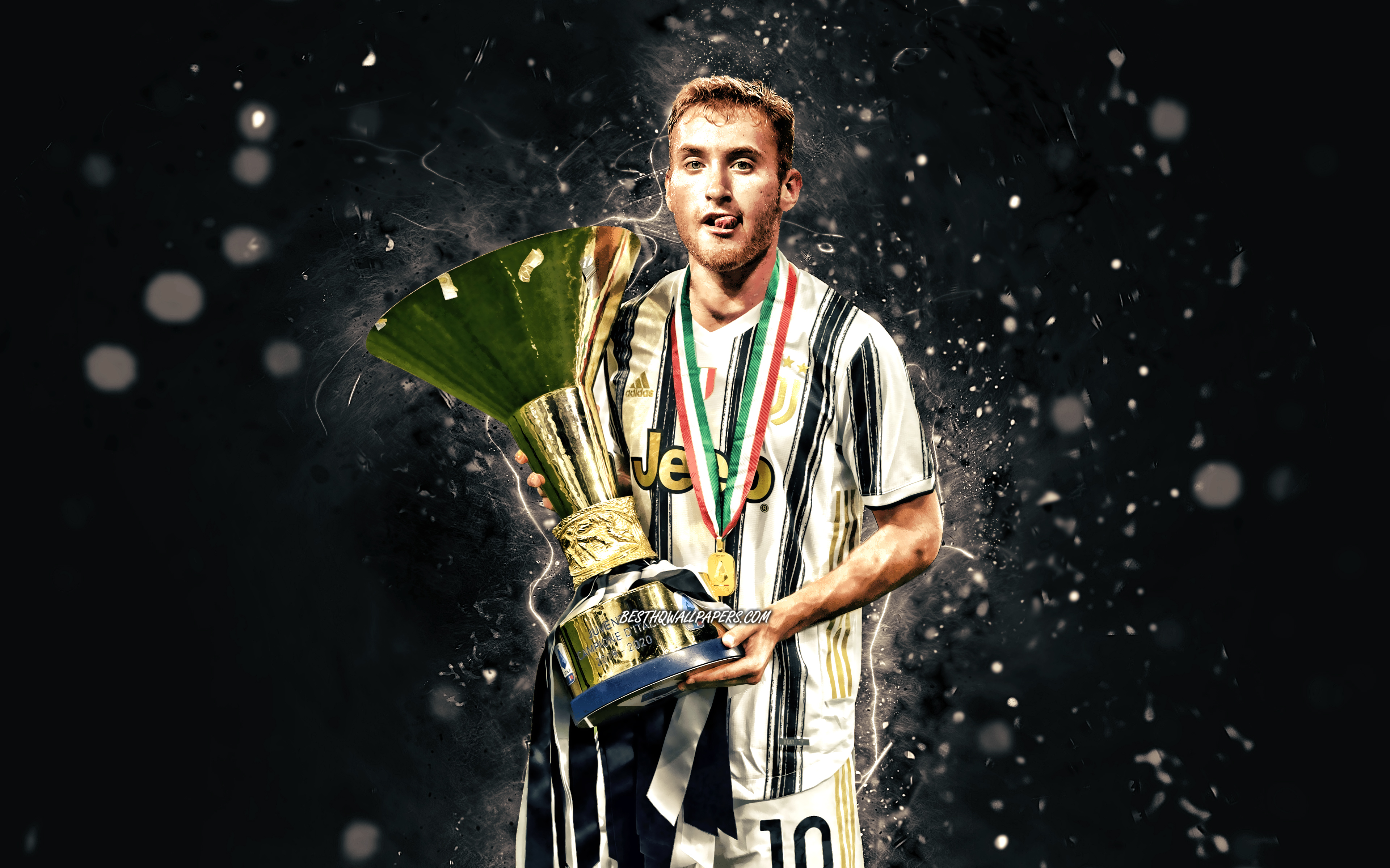 Wallpaper Dejan Kulusevski With Cup 4k Juventus Fc
