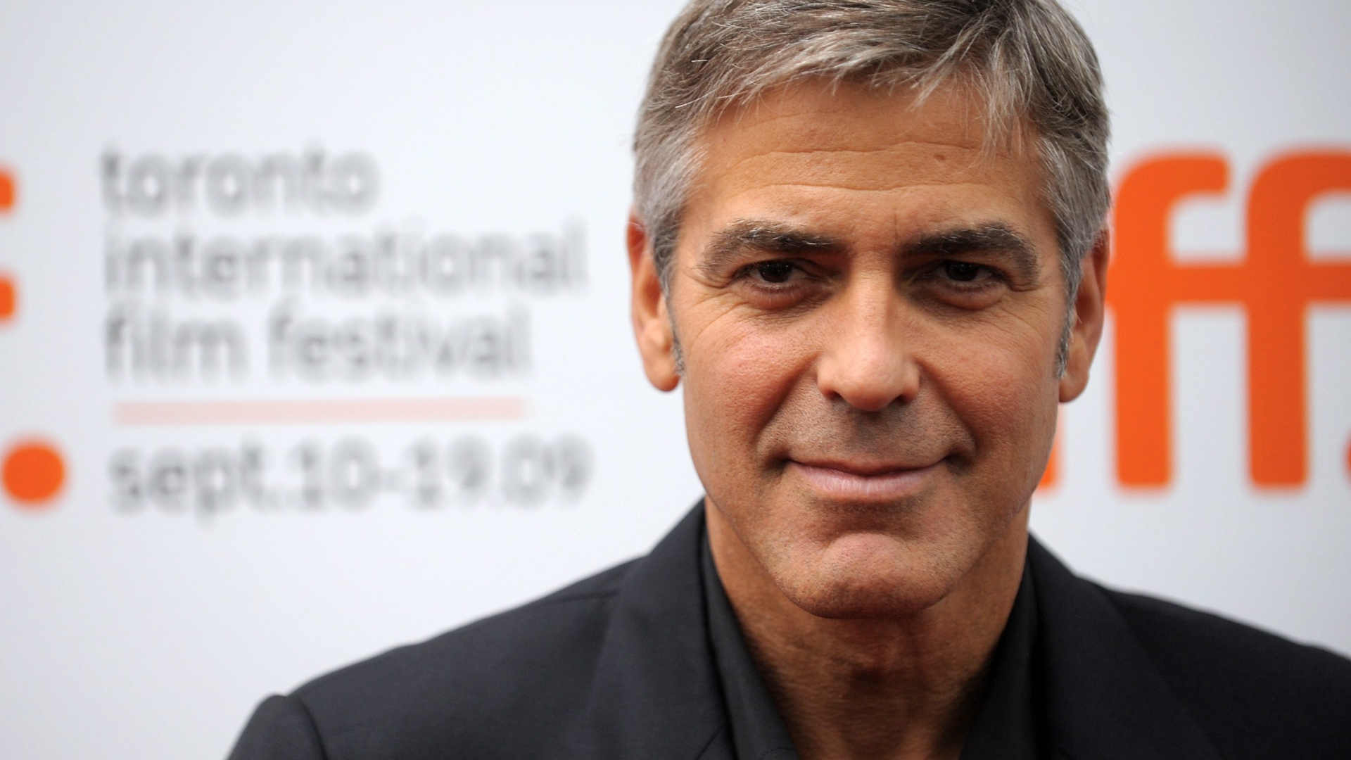 Download 1920x1080 HD Wallpaper george clooney face grey haired