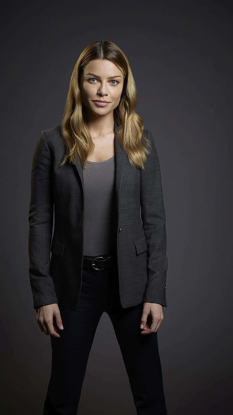 Actress Lauren German Poses At A Hollywood Event Wallpaper