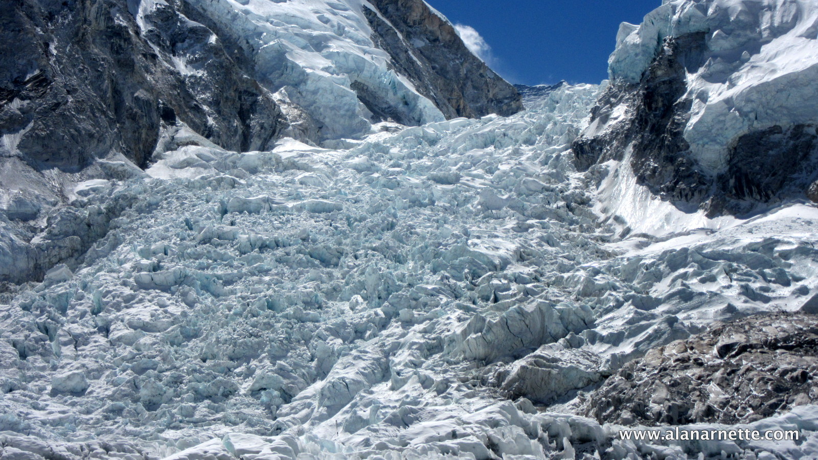 Everest Why Is The Khumbu Icefall So Dangerous