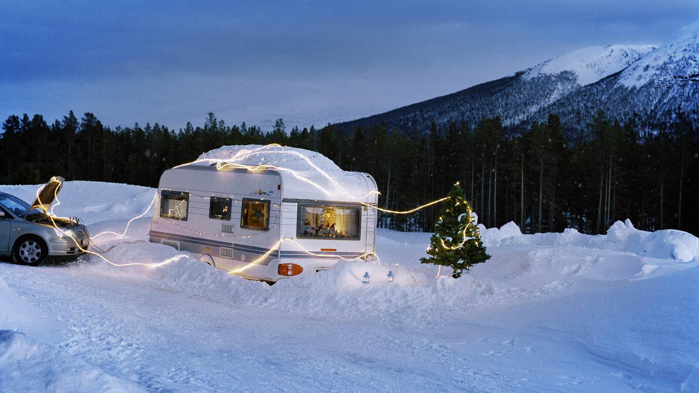 Xmas Caravan Car Powering Christmas Lights On A Camper