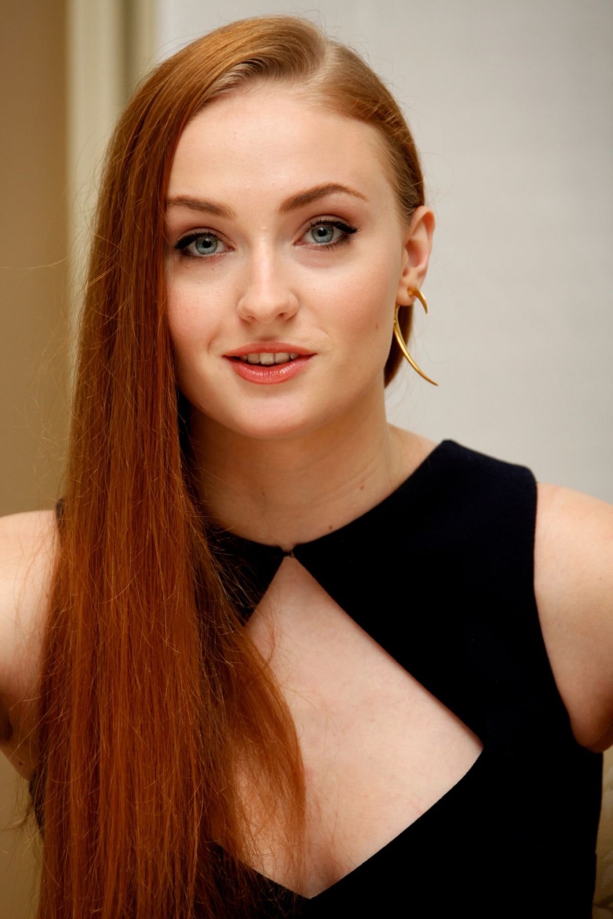 Sophie Turner Picture Wallpaper iPhone 3d