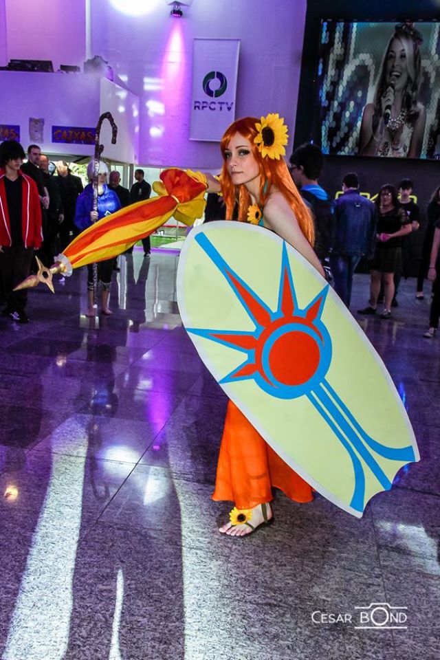 Leona Pool Party Cosplay By Henry Ray