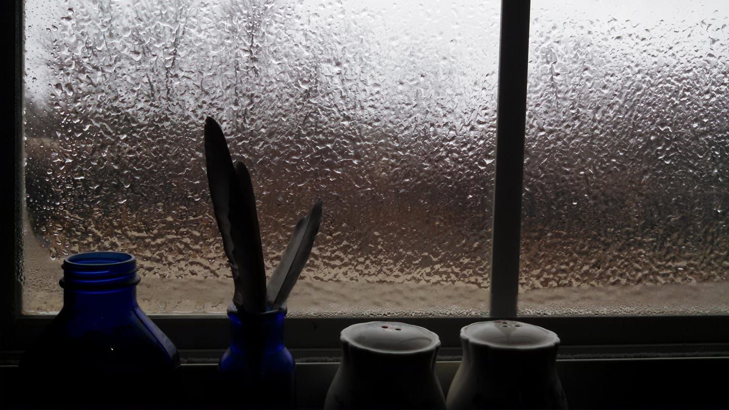 Rainy Windowsill Beautiful Background Background Pictures