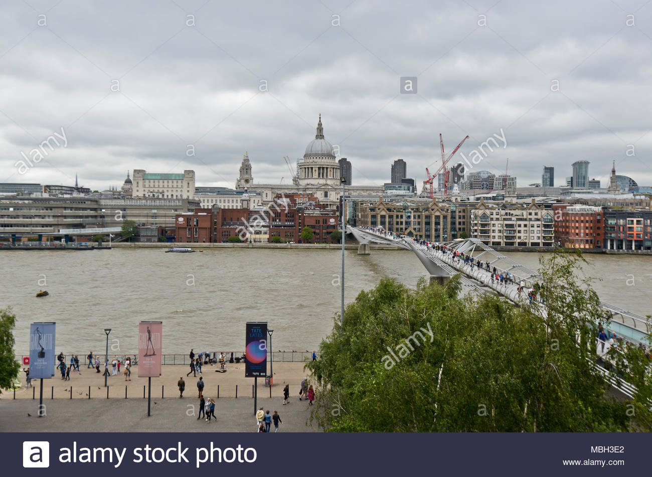 Free download Millenium Bridge with Saint Pauls Cathedral on the ...